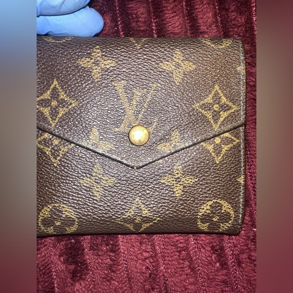 Louis Vuitton Monogram Elise Wallet - Picture 9 of 14